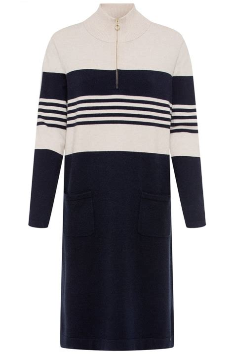 Fine knit dress with embroidery in navy 